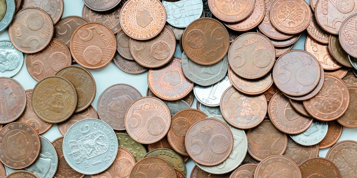 When to Sell Your Coins: 5 Market Signals Serious Collectors Watch